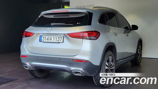 Mercedes-Benz GLA-Class 2021 — photo 2