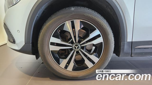 Mercedes-Benz GLA-Class 2021 — photo 5