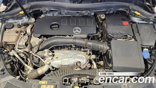 Mercedes-Benz GLA-Class 2021 — photo 6
