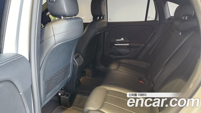 Mercedes-Benz GLA-Class 2021 — photo 10