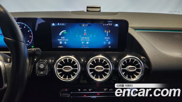 Mercedes-Benz GLA-Class 2021 — photo 16