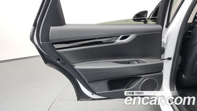 Genesis G80 2022 — photo 15
