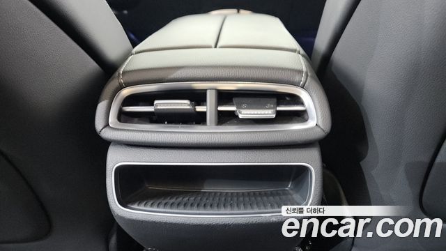 Genesis G80 2022 — photo 35