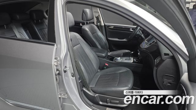 Hyundai Genesis 2013 — photo 12