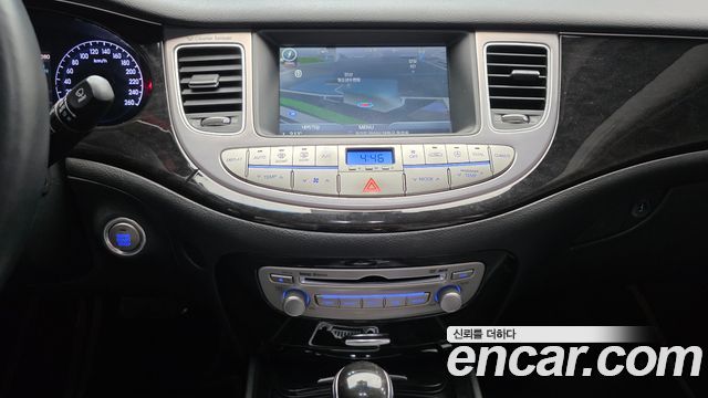 Hyundai Genesis 2013 — photo 16
