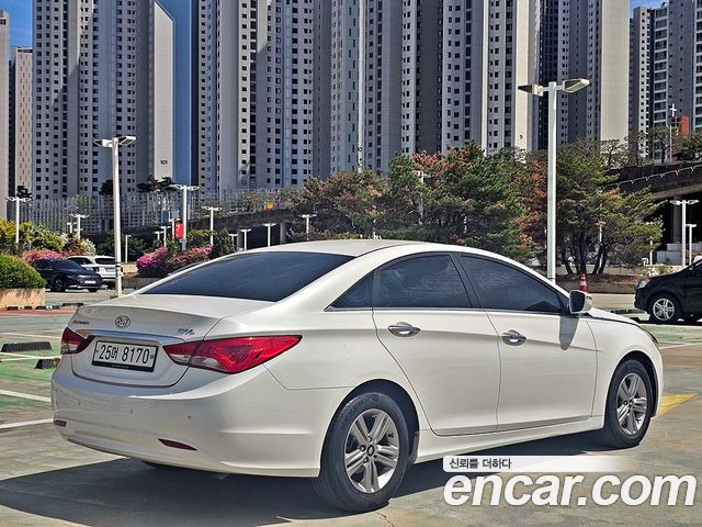 Hyundai Sonata 2013 — photo 2