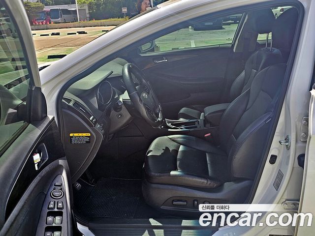 Hyundai Sonata 2013 — photo 10