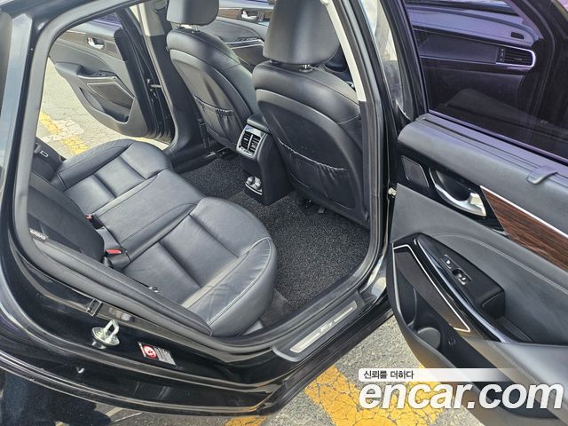 Kia K7 2018 — photo 11