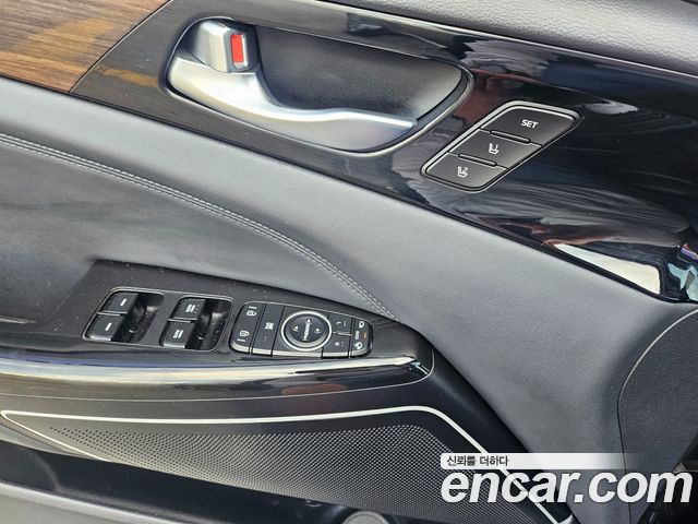 Kia K7 2018 — photo 13
