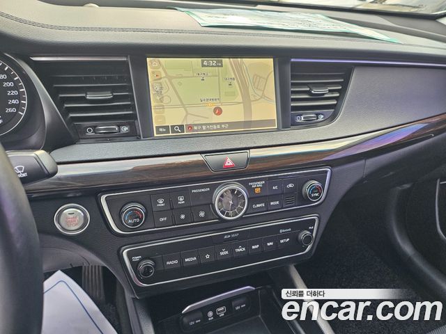 Kia K7 2018 — photo 15
