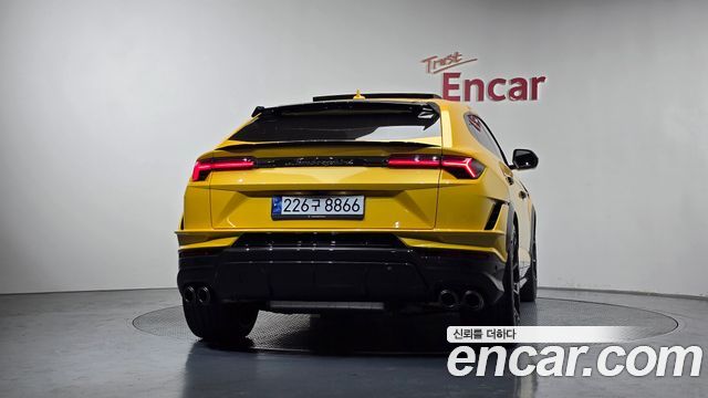 Lamborghini Urus 2024 — photo 4