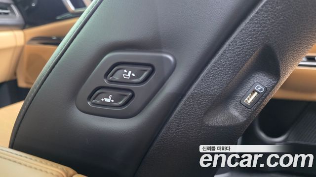 Kia Canival 2021 — photo 17