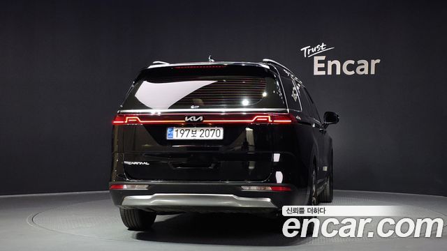 Kia Canival 2023 — photo 4