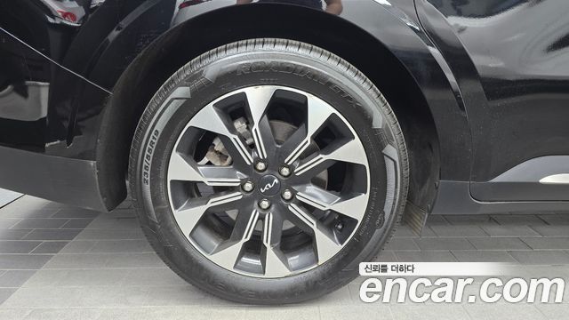 Kia Canival 2023 — photo 5