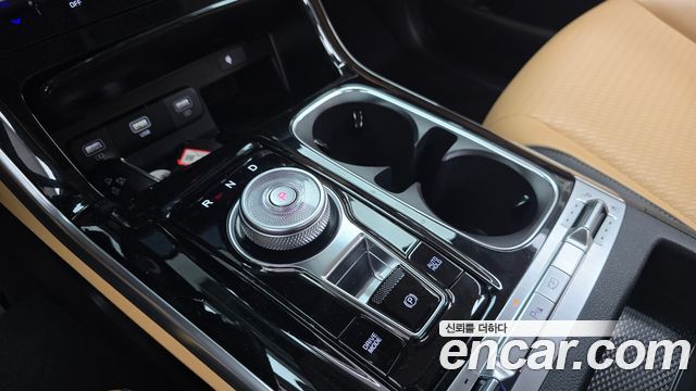 Kia Canival 2023 — photo 9