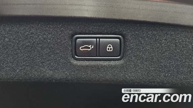 Genesis G90 2019 — photo 26