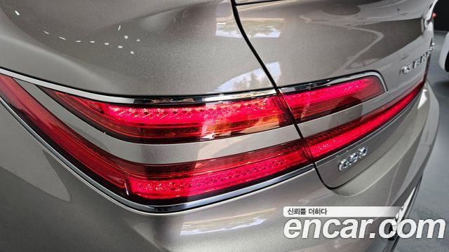 Genesis G90 2019 — photo 9