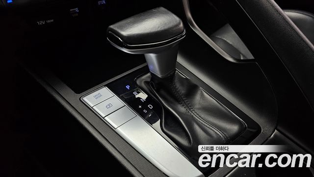 Hyundai AVANTE 2021 — photo 12