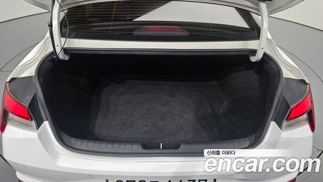 Hyundai AVANTE 2021 — photo 26