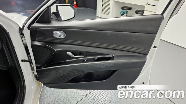 Hyundai AVANTE 2021 — photo 14