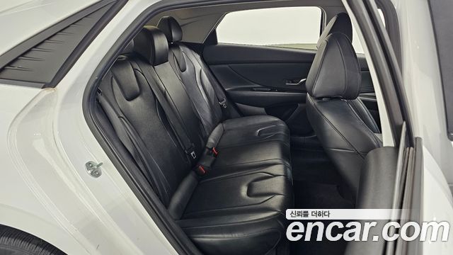 Hyundai AVANTE 2021 — photo 16