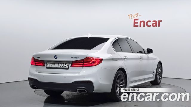 BMW 5-Series 2017 — photo 2