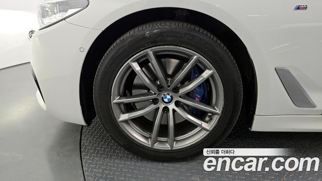 BMW 5-Series 2017 — photo 5