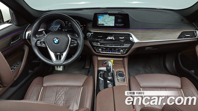 BMW 5-Series 2017 — photo 10