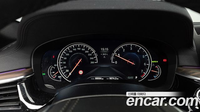 BMW 5-Series 2017 — photo 11