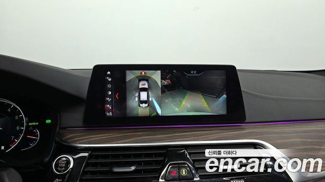BMW 5-Series 2017 — photo 20