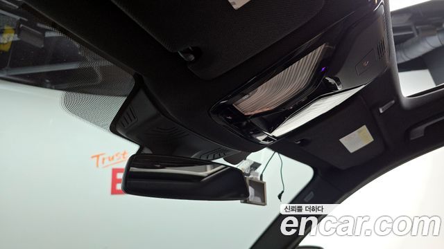 BMW 5-Series 2017 — photo 27