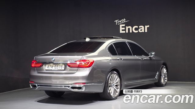 BMW 7-Series 2016 — photo 2