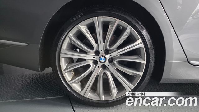 BMW 7-Series 2016 — photo 5