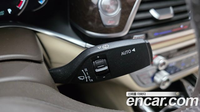 BMW 7-Series 2016 — photo 16