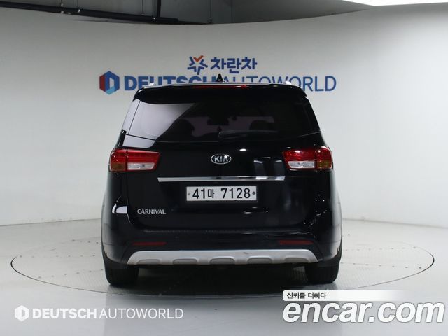 Kia Canival 2017 — photo 4