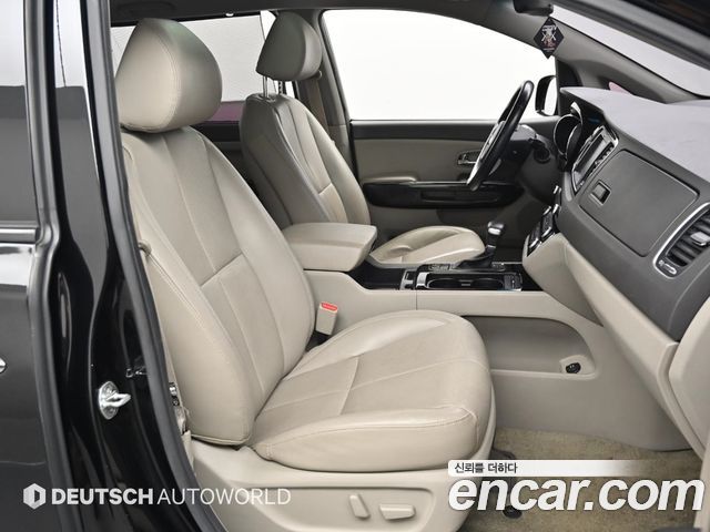 Kia Canival 2017 — photo 10