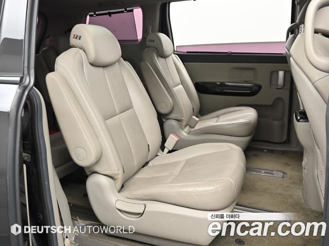 Kia Canival 2017 — photo 12
