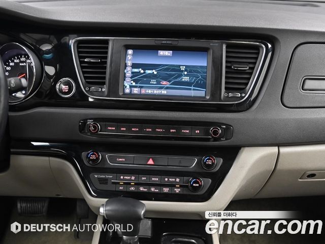 Kia Canival 2017 — photo 14