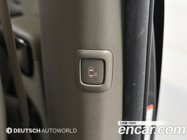 Kia Canival 2017 — photo 17
