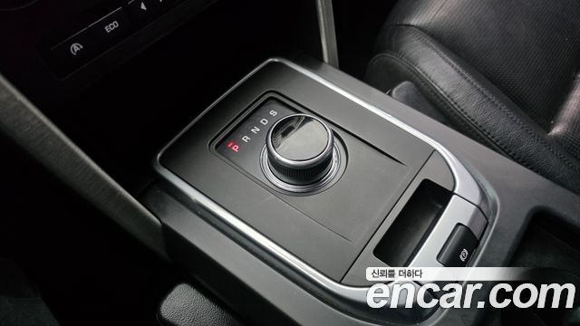 Land Rover Discovery Sport 2017 — photo 12