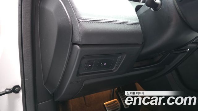 Land Rover Discovery Sport 2017 — photo 27