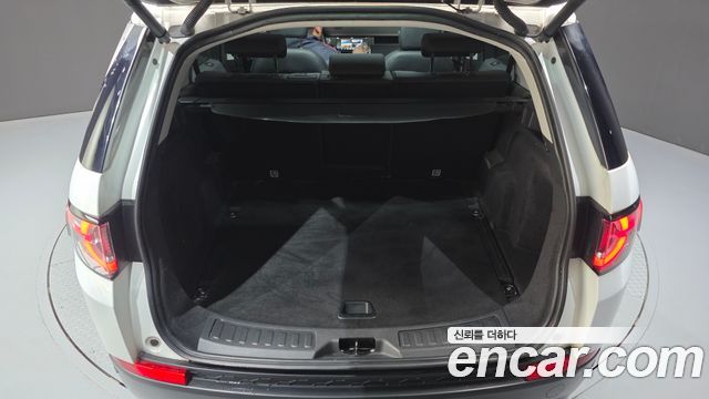Land Rover Discovery Sport 2017 — photo 29