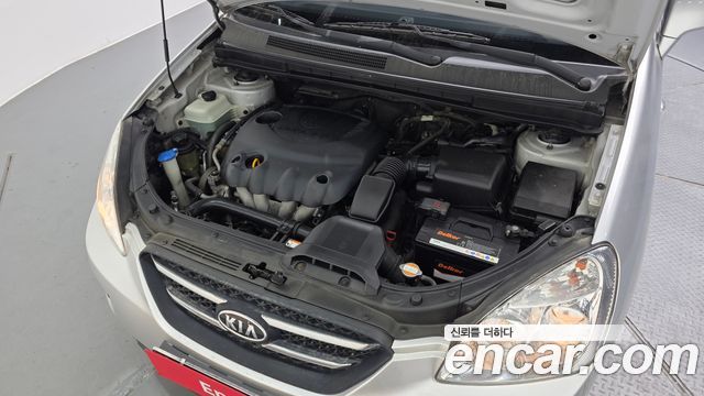 Kia Carens 2009 — photo 6