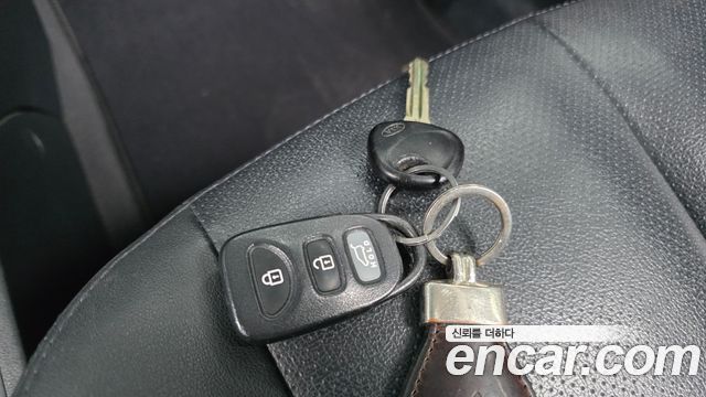 Kia Carens 2009 — photo 18