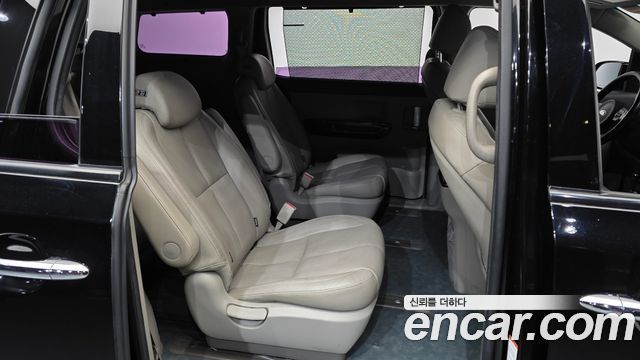 Kia Canival 2016 — photo 12