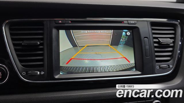 Kia Canival 2016 — photo 16