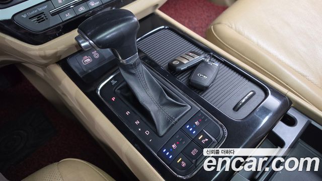 Kia Canival 2018 — photo 9
