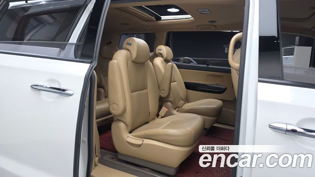 Kia Canival 2018 — photo 11