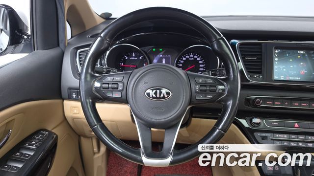 Kia Canival 2018 — photo 14