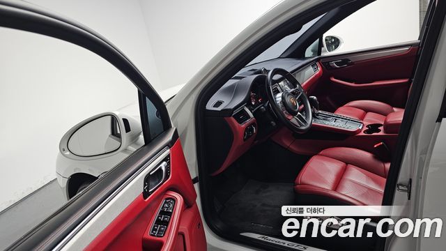 Porsche Macan 2018 — photo 13